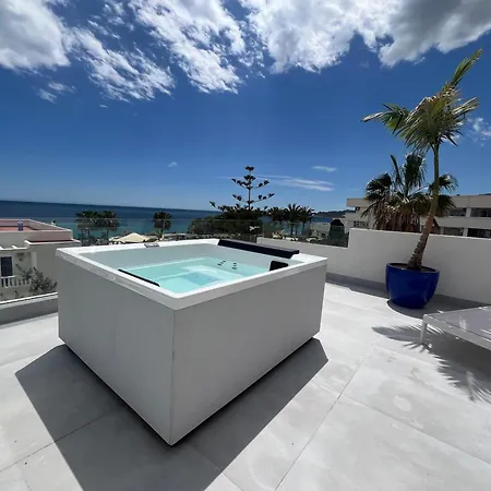 Habana - Luxury With Rooftop Apartmán *